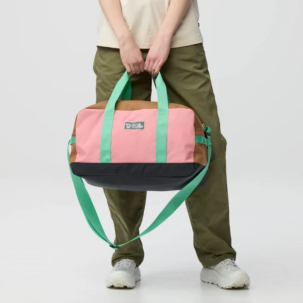 Fjällräven Vardag Duffel 33 Unisex Shoulder bags Model Angle G 100359