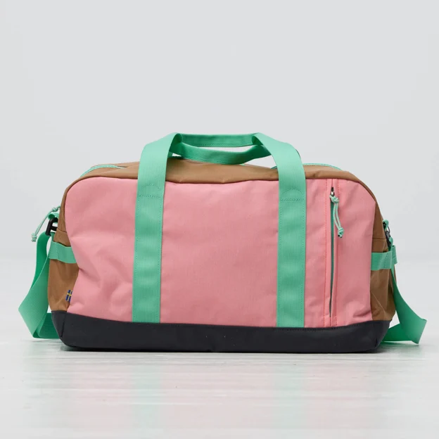 Fjällräven Vardag Duffel 33 Unisex Shoulder bags Model Angle L 100330