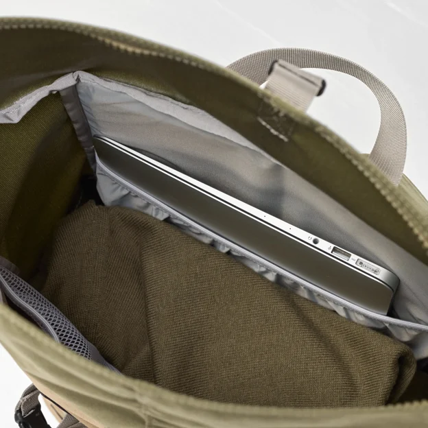 Fjällräven Vardag Foldsack 25 Unisex Daypacks Model Angle K 95935