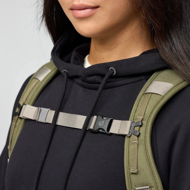 Fjällräven Vardag Foldsack 25 Unisex Daypacks Model Angle G 94481