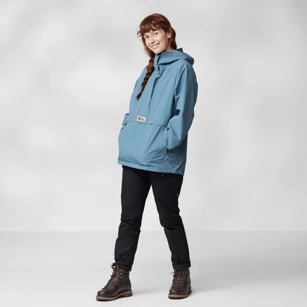Fjällräven Vardag Hydratic Anorak W Women’s Anoraks Model Model front 66745