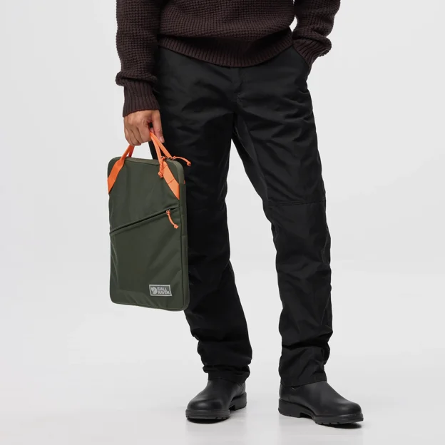 Fjällräven Vardag Laptop Bag 16" Unisex Backpack & bag accessories Model Model front 98957