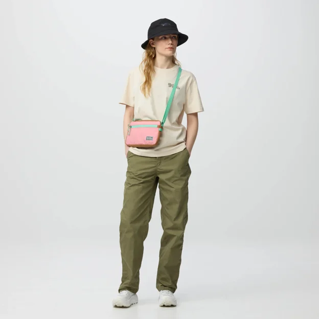 Fjällräven Vardag Pocket Large Unisex Travel accessories Model Angle F 100331