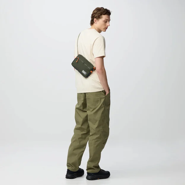 Fjällräven Vardag Pocket Large Unisex Travel accessories Model Angle G 100345