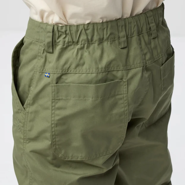 Fjällräven Vardag Relaxed Trousers M Men’s Outdoor trousers Model Angle G 100362