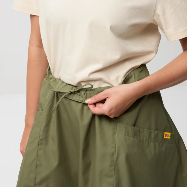 Fjällräven Vardag Skirt W Women’s Shorts & skirts Model Angle G 100310