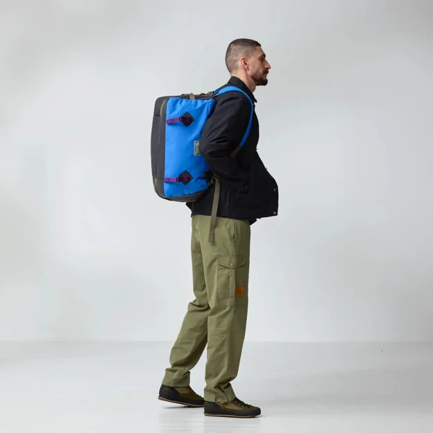 Fjällräven Vardag Splitpack 45 Unisex Travel bags Model Model side 89232