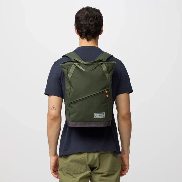 Fjällräven Vardag Totepack 22 Unisex Daypacks Model Angle I 100356