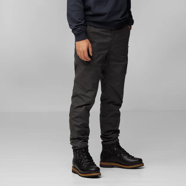 Fjällräven Vardag Trousers M Men’s Outdoor trousers Model Angle F 82564