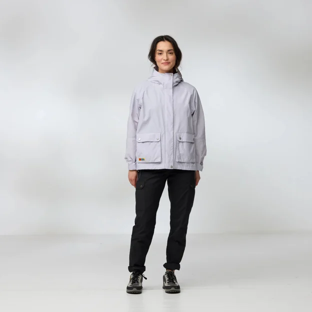 Fjällräven Vardag Vindby Jacket W Women’s Wind jackets Model Model front 92892