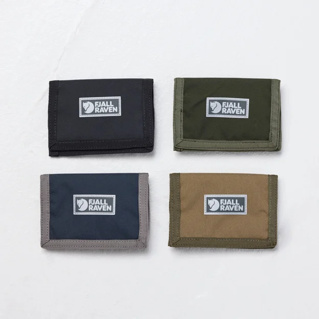 Fjällräven Vardag Wallet Unisex Travel accessories Model Angle F 119974